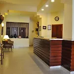 Riviera Ξενοδοχείο 2*