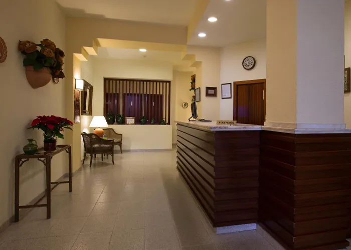 里维埃拉酒店 2*